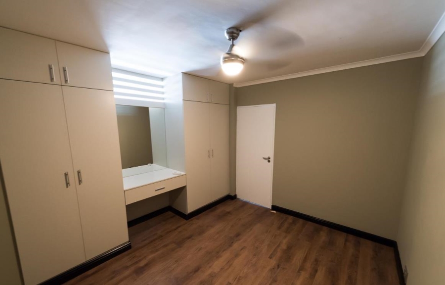 To Let 1 Bedroom Property for Rent in Woodstock Western Cape